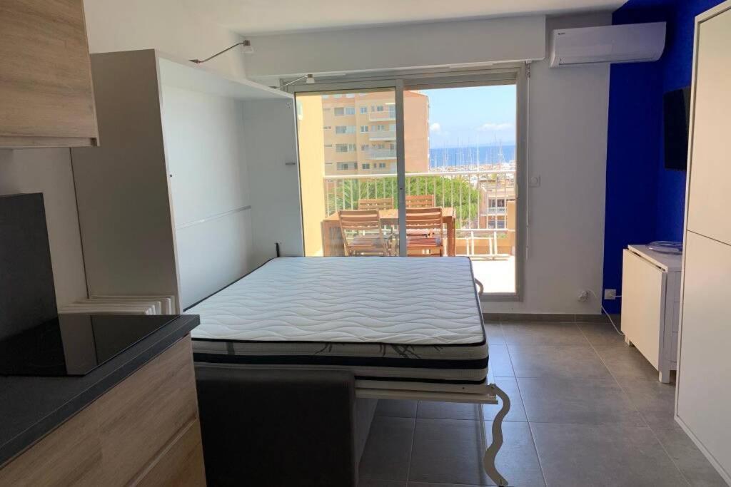 L'Effet Mer, Duplex Sur Le Port Avec Ses 2 Terrasses Vue Mer Hyères Exterior foto