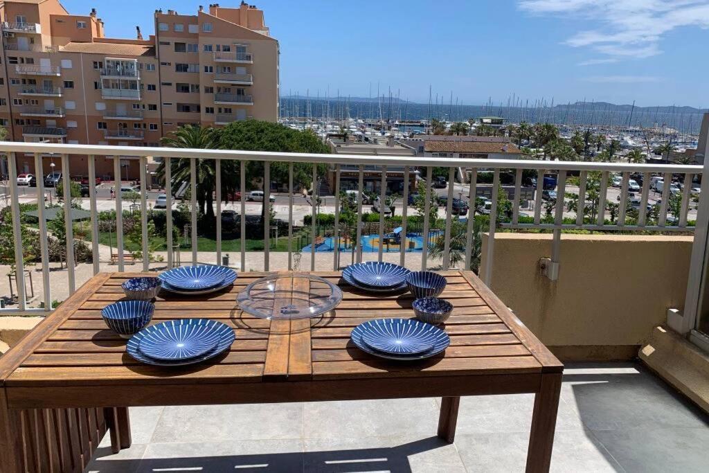 L'Effet Mer, Duplex Sur Le Port Avec Ses 2 Terrasses Vue Mer Hyères Exterior foto
